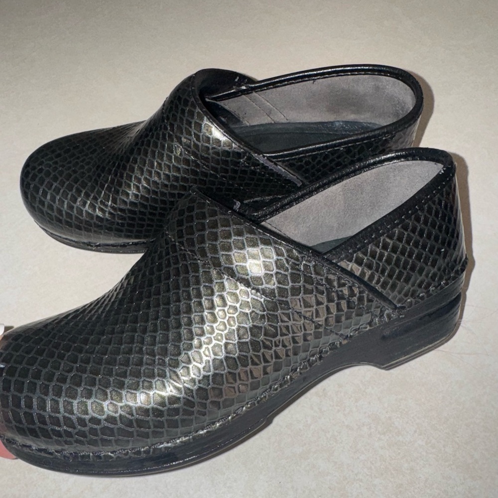 Dansko Professional Clogs Black Leather Size 39 (US 8.5-9)